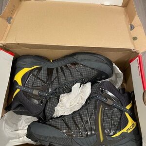 VNDS 2016 Nike ACG Air Zoom Tallac Lite OG Black/Yellow/Anthracite — Size 10.5